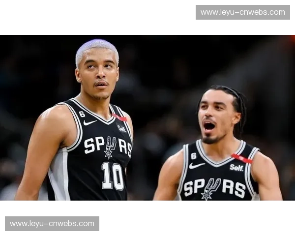 马刺裁掉前锋杰里米·索汉,曾因频繁嘲讽詹姆斯被称为“头号黑粉” 马刺裁掉前锋杰里米·索汉,曾因频繁嘲讽詹姆斯被称为“头号黑粉”